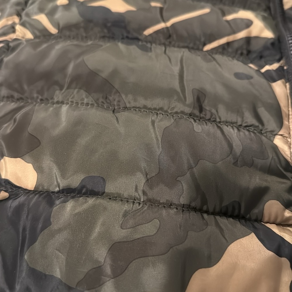 Camouflage Puffer Jacket - Picture 4 of 4